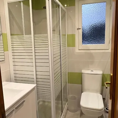 Habitación Con Baño Privado- En Casa Familiar Beatriz Valência