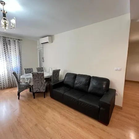 Con Bano Privado- En Casa Familiar Beatriz Valencia