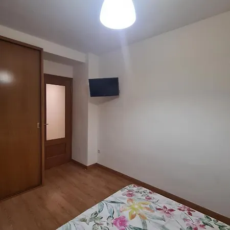 Quarto em Acomodações Particulares Habitación Con Baño Privado- En Casa Familiar Beatriz *